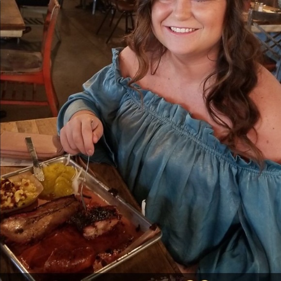 Flowy off the shoulder top - Picture 3 of 3